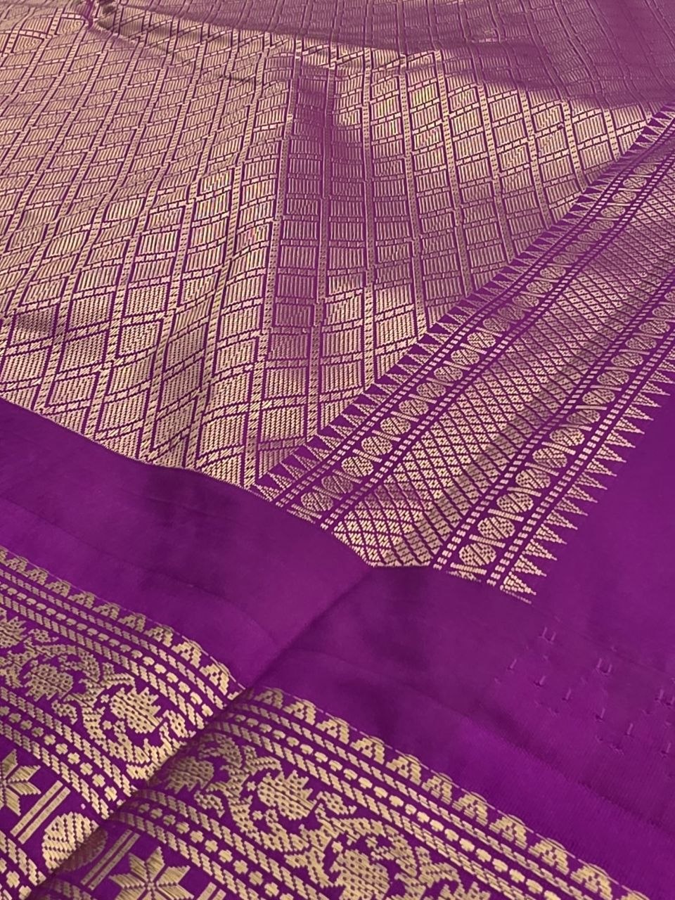 Classic Bottle Green & Magenta Purple Premium Semi Gadwal Saree