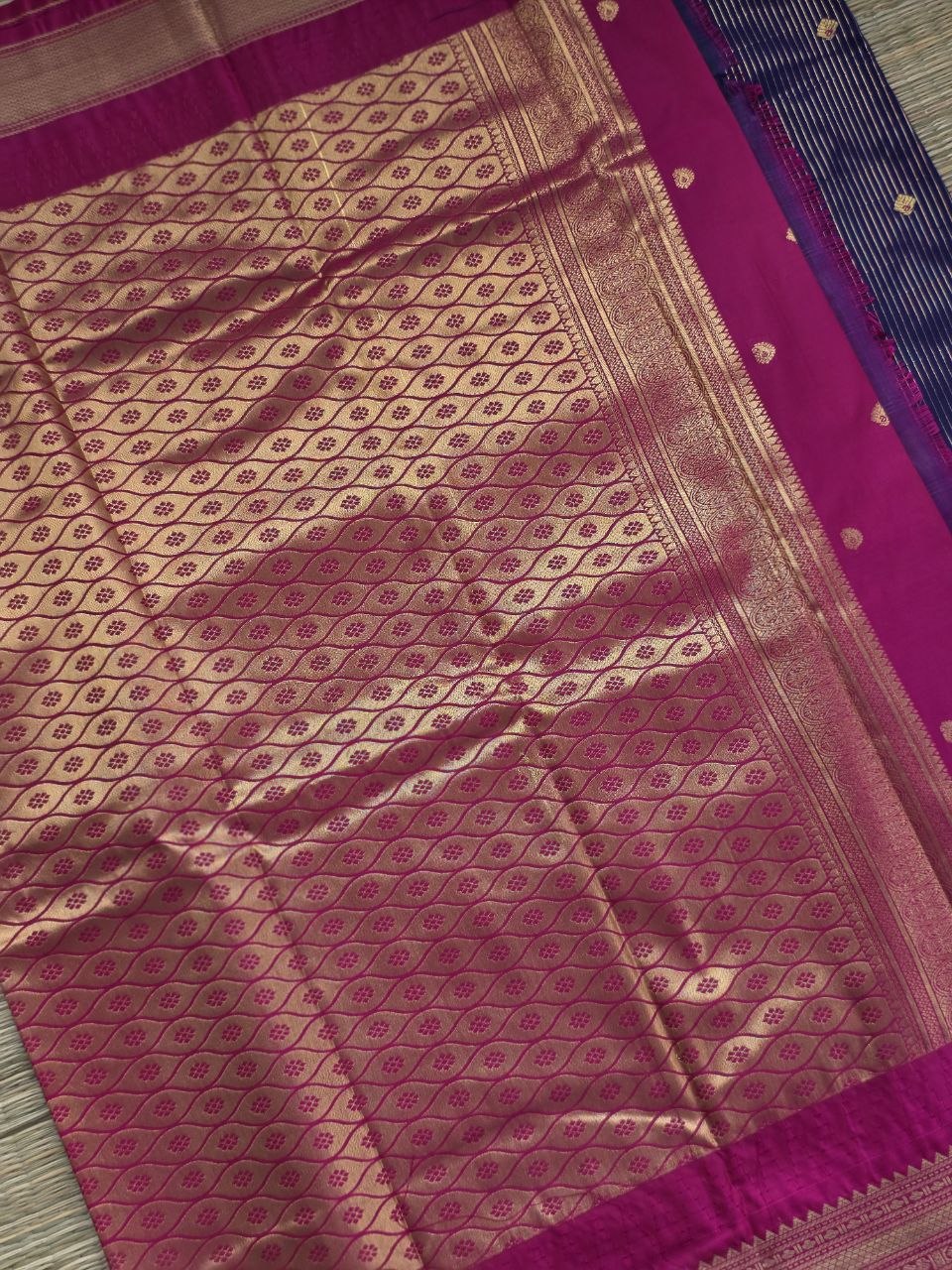 Classic Contrast Premium Semi Gadwal Saree – Navy Blue with Rani Pink Pallu