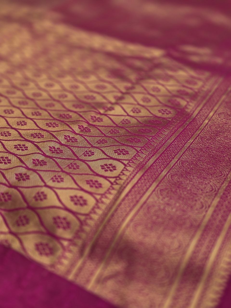 Classic Contrast Semi Gadwal Saree – Deep Snuff Brown with Pink Pallu