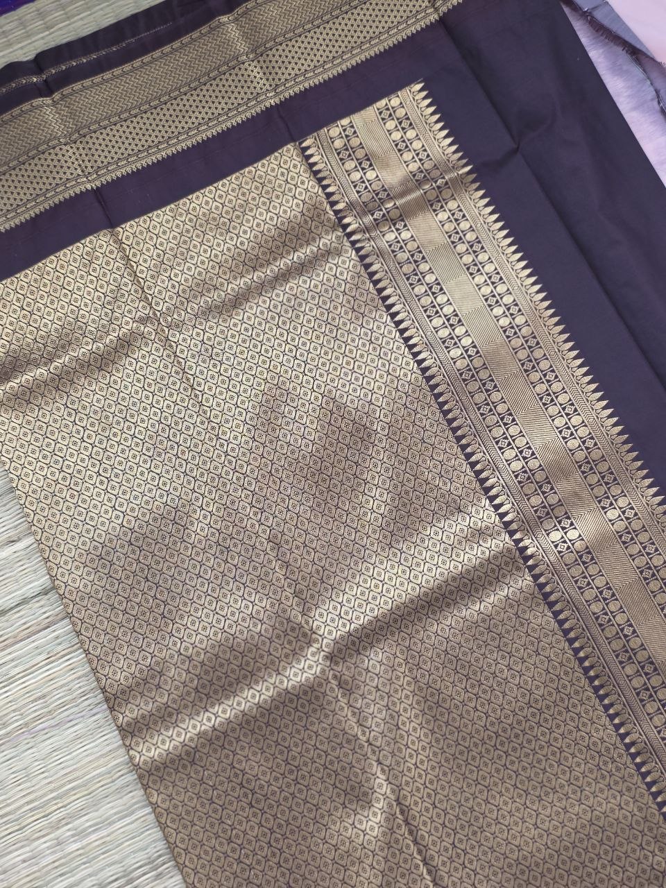 Royal Contrast Premium Semi Gadwal Saree – Dusty Rose & Brown