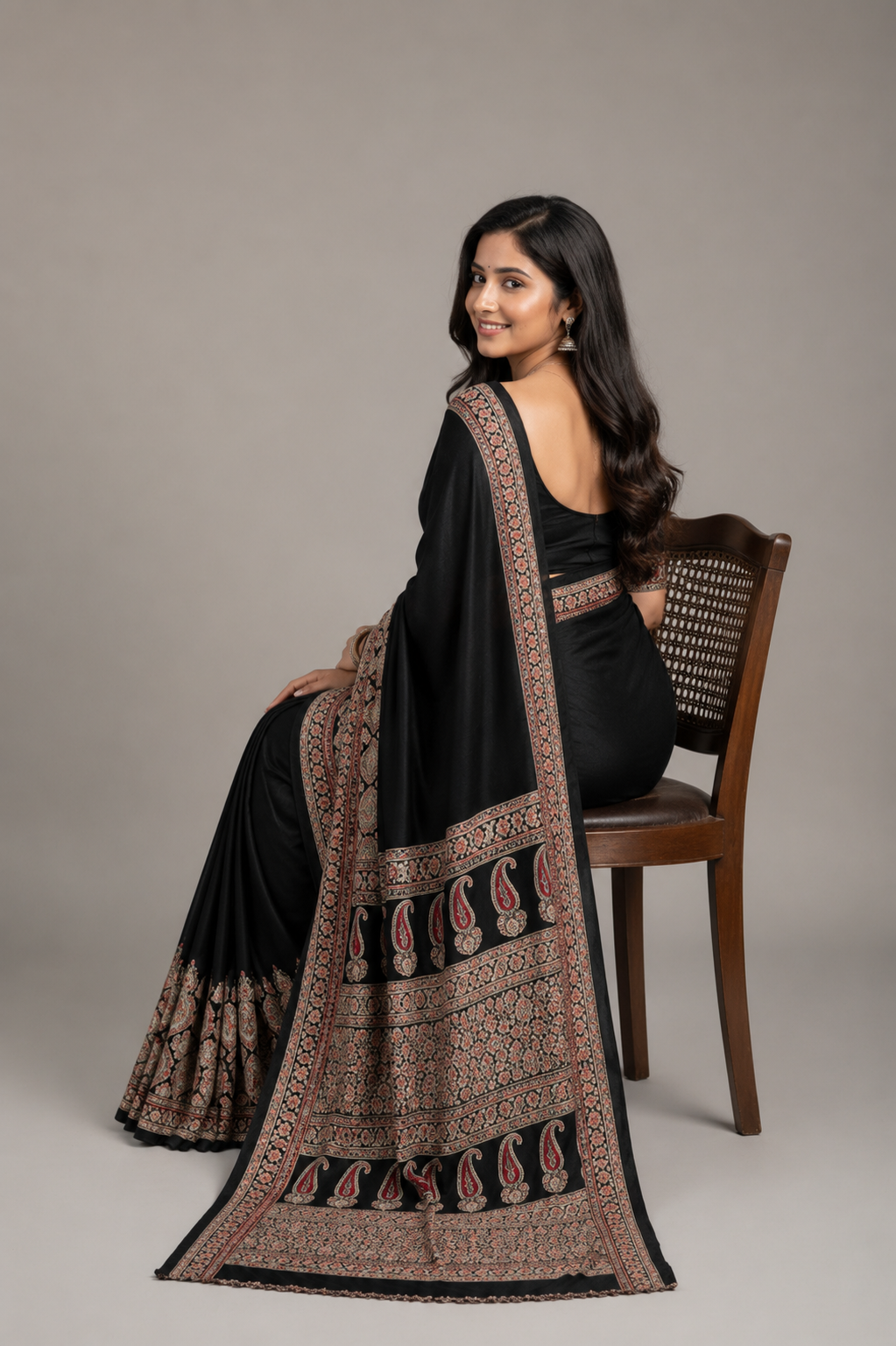 Noor Black Gajji Silk Saree – Timeless Paisley Elegance