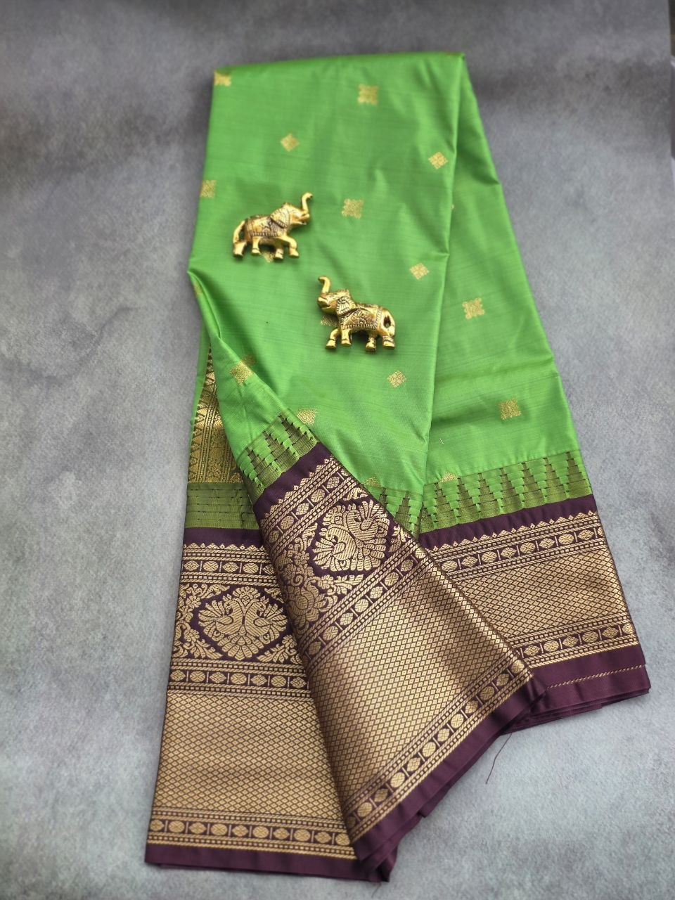 Emerald Grace Premium Semi Gadwal Saree – Parrot Green with Deep Brown Contrast | Dee Silks