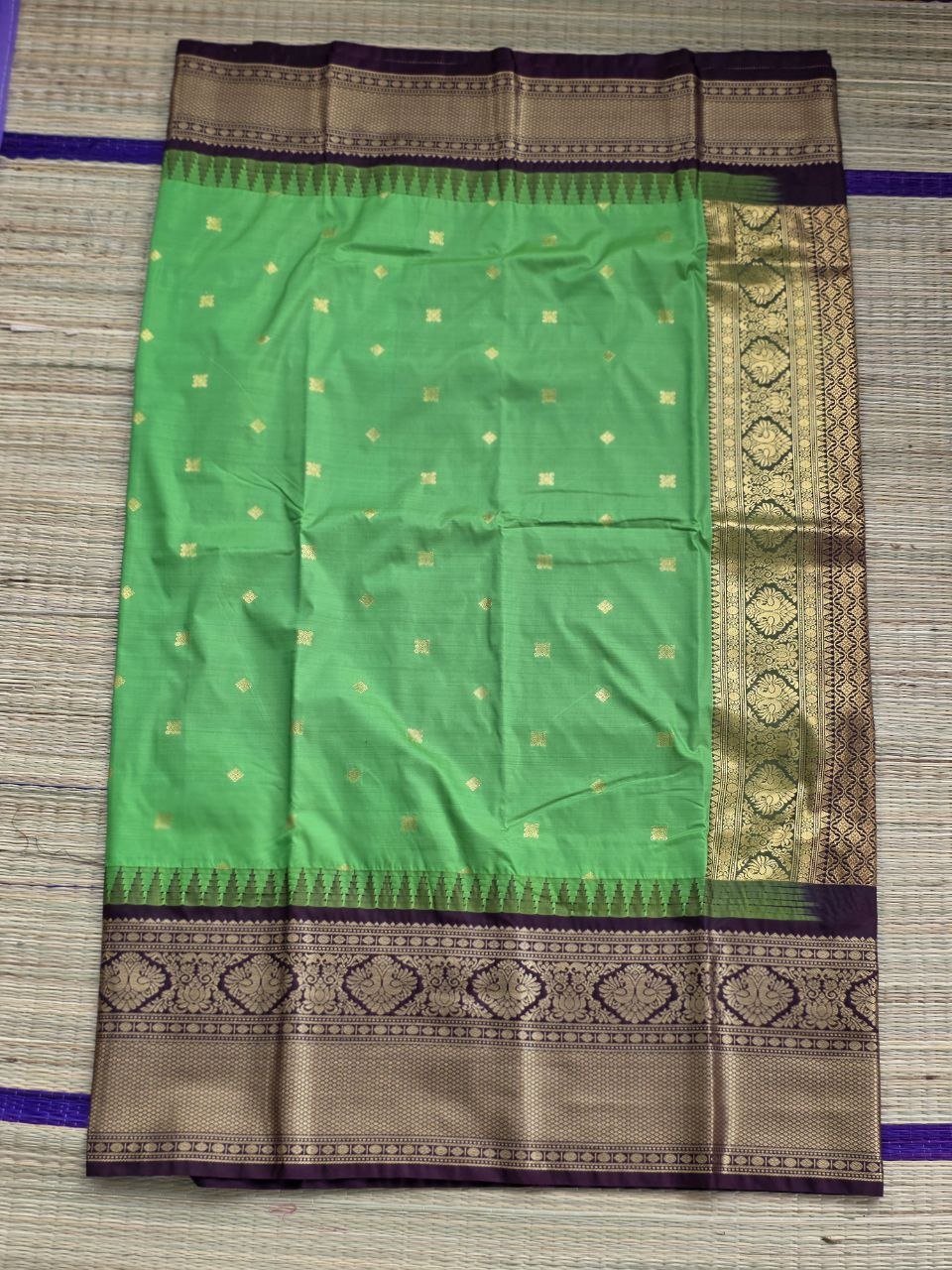 Emerald Grace Premium Semi Gadwal Saree – Parrot Green with Deep Brown Contrast | Dee Silks