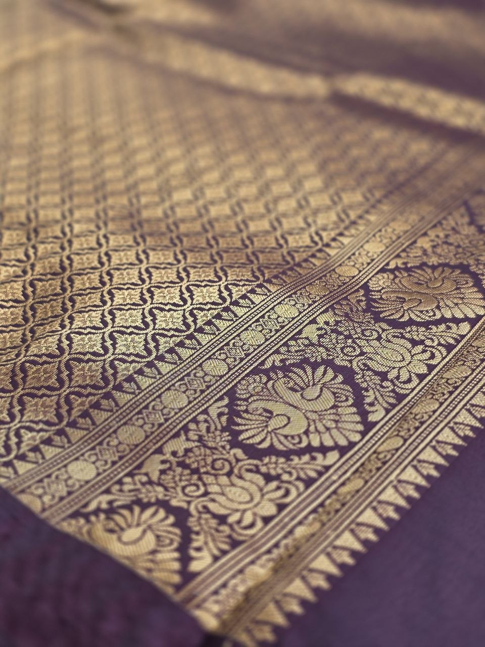 Emerald Grace Premium Semi Gadwal Saree – Parrot Green with Deep Brown Contrast | Dee Silks